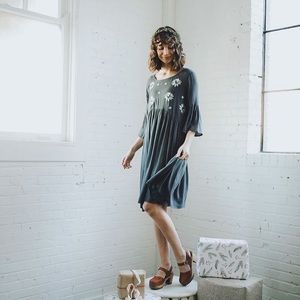 Piper & Scoot - Laurel Embroidered Dress in Slate